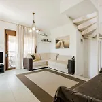 Delmare Delia Maisonette 펜션 *