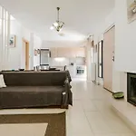 Delmare Delia Maisonette 펜션 게라크니