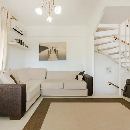 Delmare Delia Maisonette