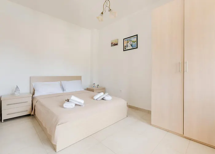 Delmare Delia Maisonette *